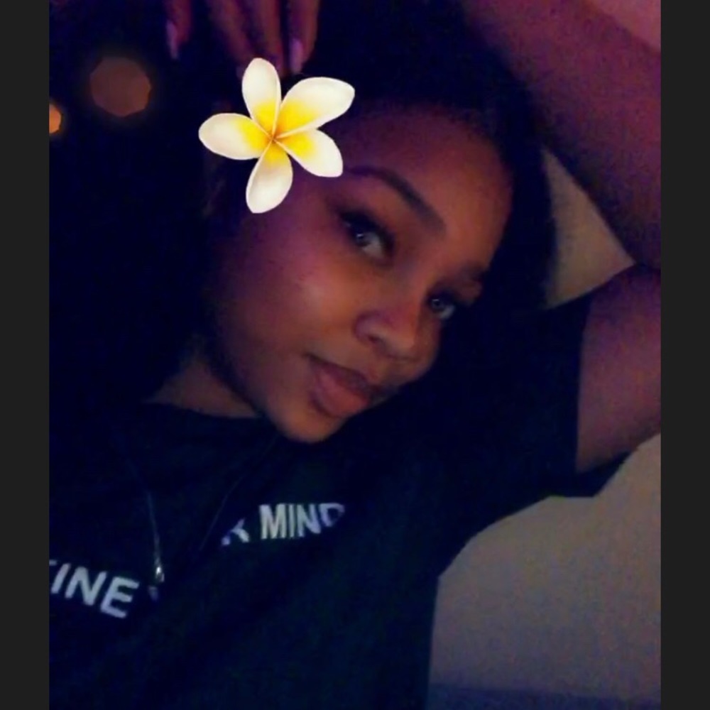 Meet your Posher, Kayla